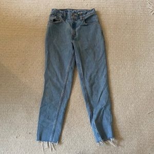 Vintage 550 relaxed fit tapered leg 5jr 25/26 soft denim raw hem